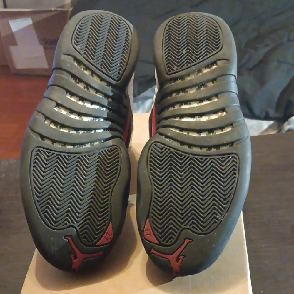 Jordan 12 Retro Taxi Flip Sneakers Mens SZ 9.5 Womens SZ 11 EUC - Picture 9 of 9